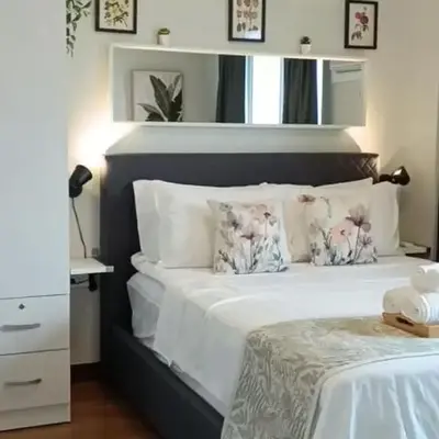 Heaven45 - 2BR Spacious Condo with City View and Netflix near NAIA