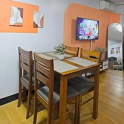 Bright & Airy Loft Cambridge Village Charm