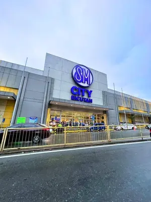 a building with a sign that reads sky city aquarium at Cozy and Comfy Retreat with Balcony in Manila