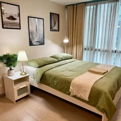 The Vibe BGC Uptown Apartment