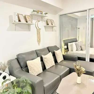 Zyron Suite