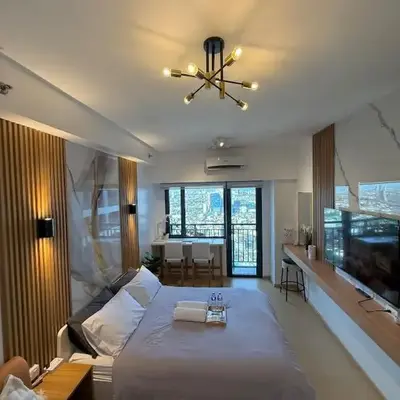 Stunning 41F Skyline View Relaxing City Escape