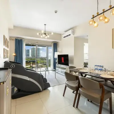 Seaview 2BR CondoteI Near Airport
