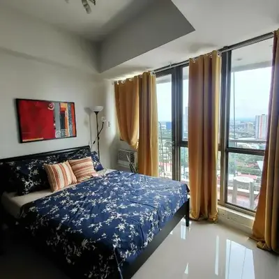 Lowest Room Rate in Makati with fast wifi & view