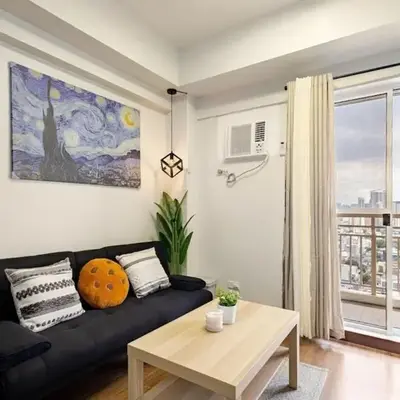 Stylish Condo - Cozy Urban Living