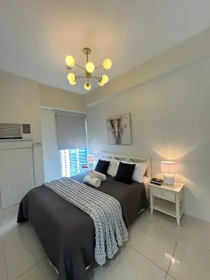 Gallery image of 2BR Classy unit at The Currency in Manila