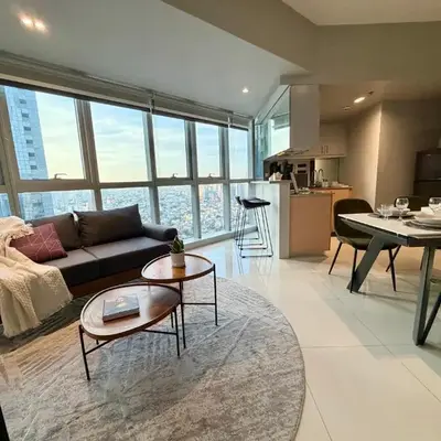 High View Suite in BGC with Swimming Pool