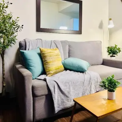 Prime Makati CBD Condo with Fast WiFi