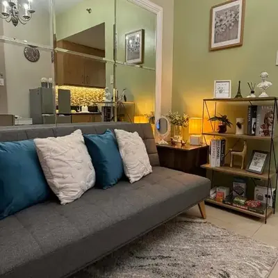 Neo-Classic 1BR with WiFi Netflix at Shell Res near MOA and NAIA Airport