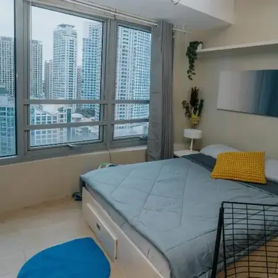 Chic Eastwood City Studio w Pool and Gym Access