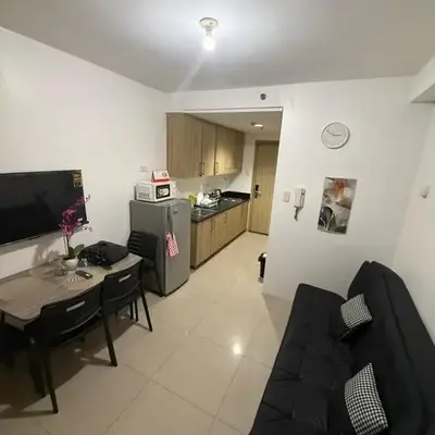 Luxe Condo at MOA