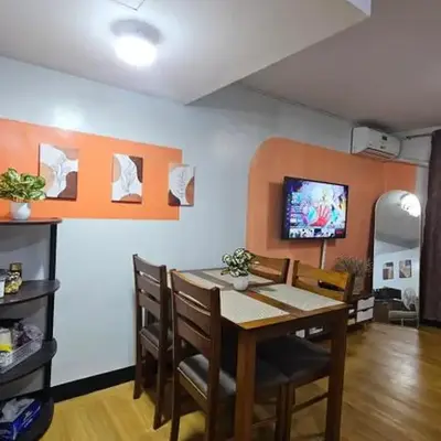Bright & Airy Loft Cambridge Village Charm