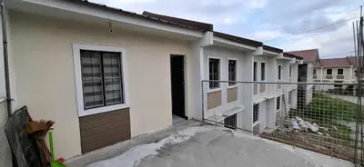 Gallery image of 2 Bedroom and Bathroom Dining and living room with parking in Tanza