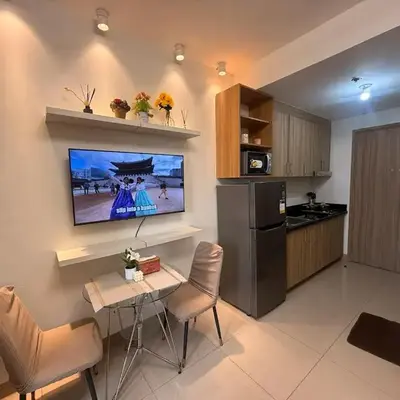 Manila Flat Mall of Asia SMX city view with netflix
