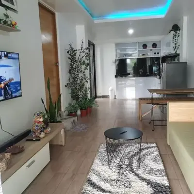 Cozy Private Retreat with Kitchen & Balcony