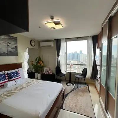 Great View at Pioneer Mandaluyong Free Pool Gym Netflix Fast Wifi