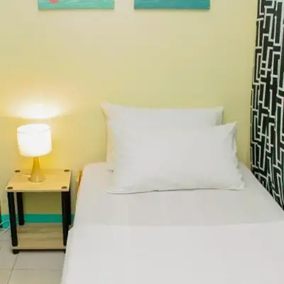 Nomads MNL Backpackers Homestay - near Airport