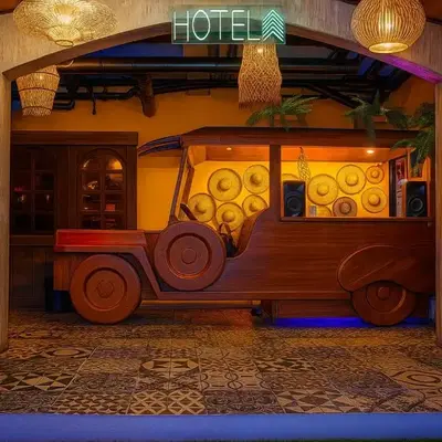 CONNECTOR Hostel