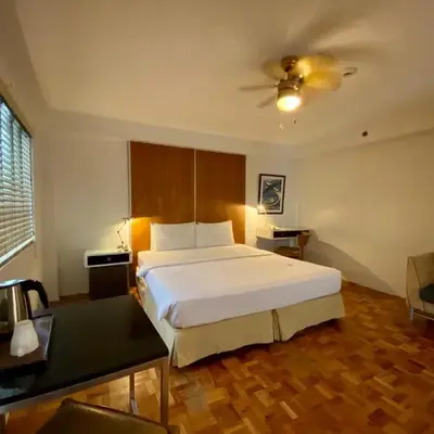 The Clipper Hotel