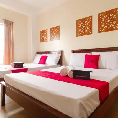 RedDoorz Plus near Johnson and Johnson Paranaque