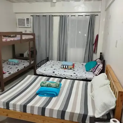 Mhavic family room