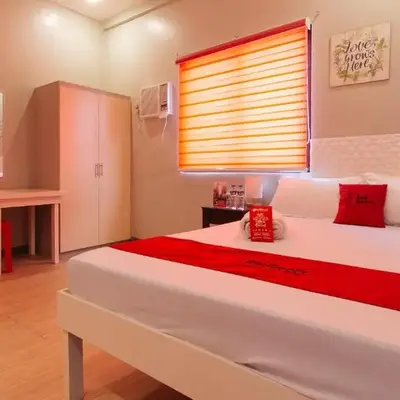 RedDoorz near Christ the King Medical Center