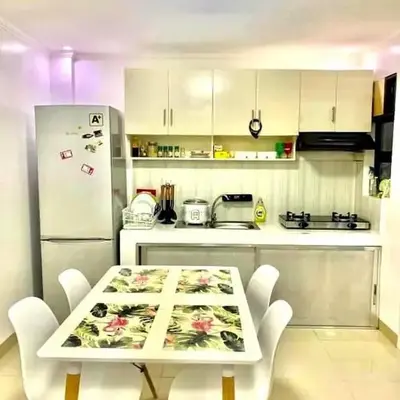 Cozy Central - Near arca south signal taguig