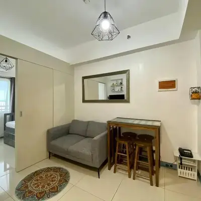 A Cozy 2 Bedroom Unit with a Parking at South Residences SM Southmall