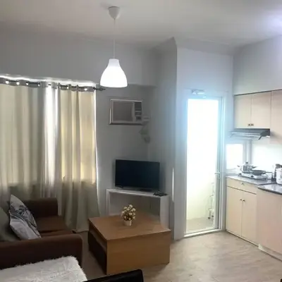 Lovely Spacious Condo With Balcony