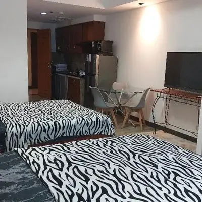 USA embassy front suite Pearl of the Orient