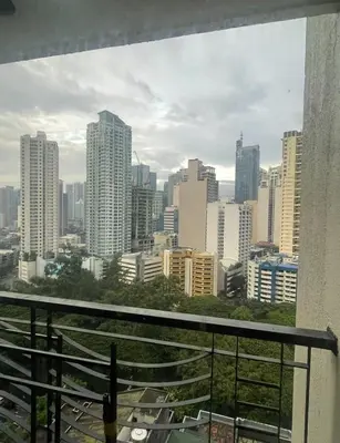 Gallery image of Mosaic Tower by LuxuReich in Manila
