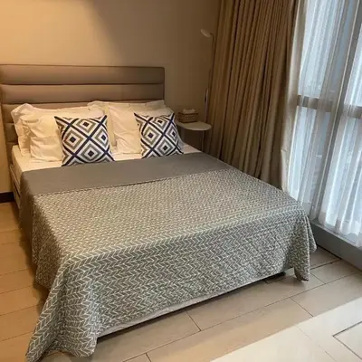 1 BR condo Uptown Parksuites BGC