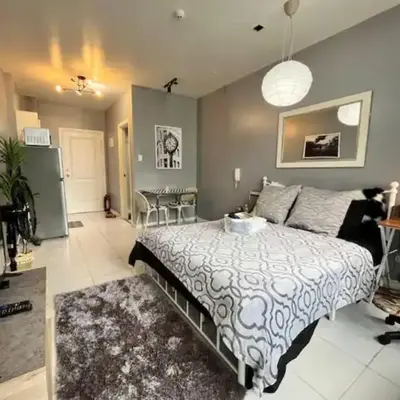 Makati - Sleeps 2 - Pool - Cinema - Gym - Garden