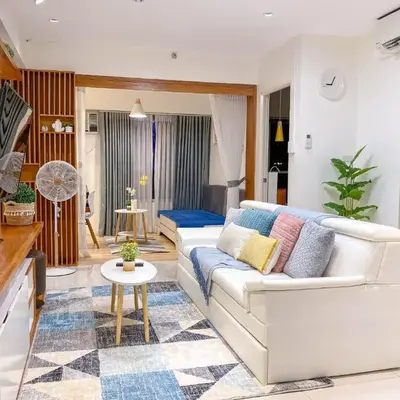 Large 1-Bedroom Condo 60sqm Makati Rockwell CBD Poblacion