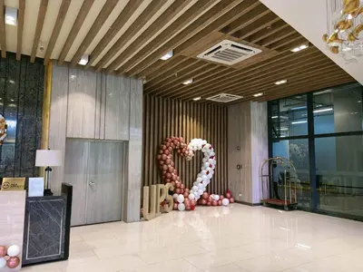 a heart made out of balloons in a lobby at Daniella’s Modern & Cozy Suite in Uptown BGC in Manila
