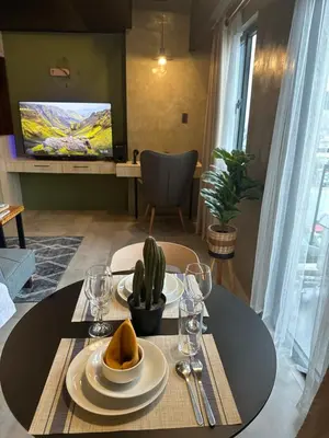 Gallery image of QLED 55 inch TV, 220 Mbps, Coffee Pods, King Bed 3 mins walking distance to LRT 2 station, 10 mins drive to Robinson Magnolia Mall in Manila