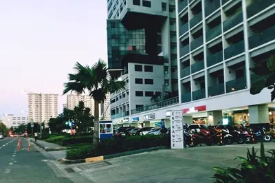 Gallery image of P00L Fr0nt with Balc0ny - New C0nd0 at Shore 2 MALL of ASIA in Manila